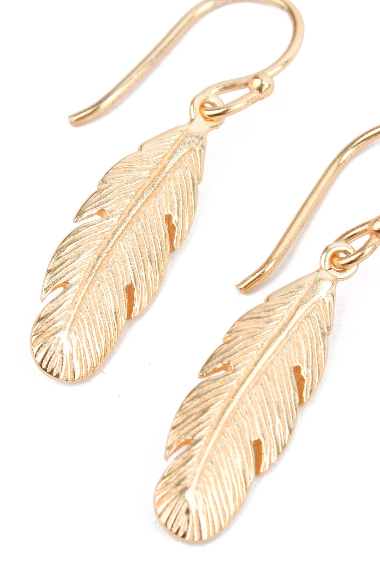 TEXTURED FEATHER EARRING GOLD PLATED