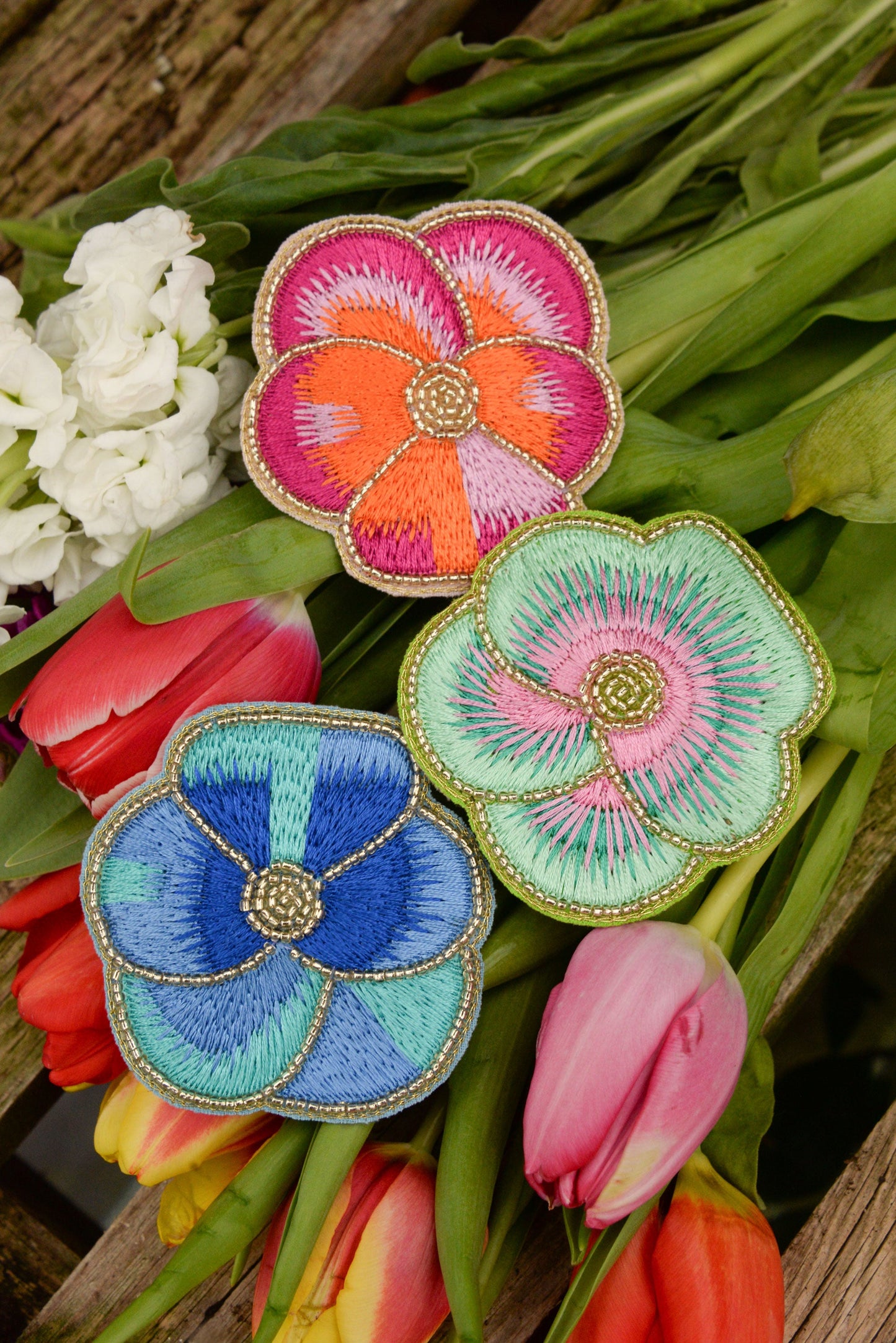 BLUE PANSY BEADED HAIRCLIP