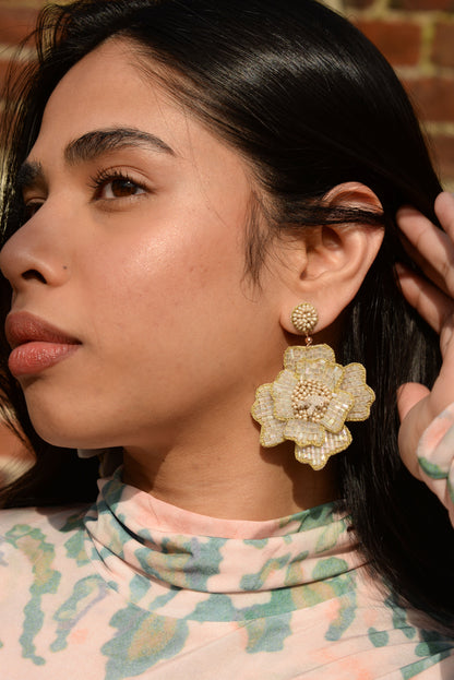 WHITE LARGE FLOWER EARRING