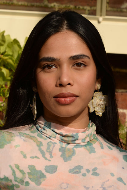 WHITE LARGE FLOWER EARRING