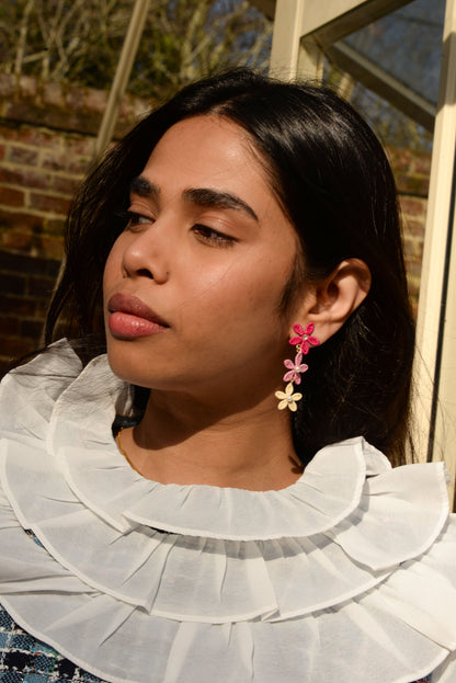 PINK TONE RAFFIA FLOWER DROP EARRINGS