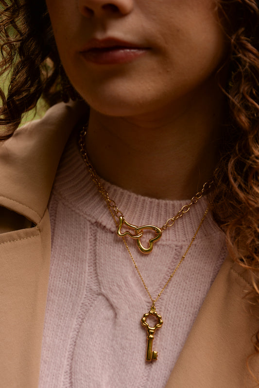 GOLD HEART CHUNKY CHAIN NECKLACE