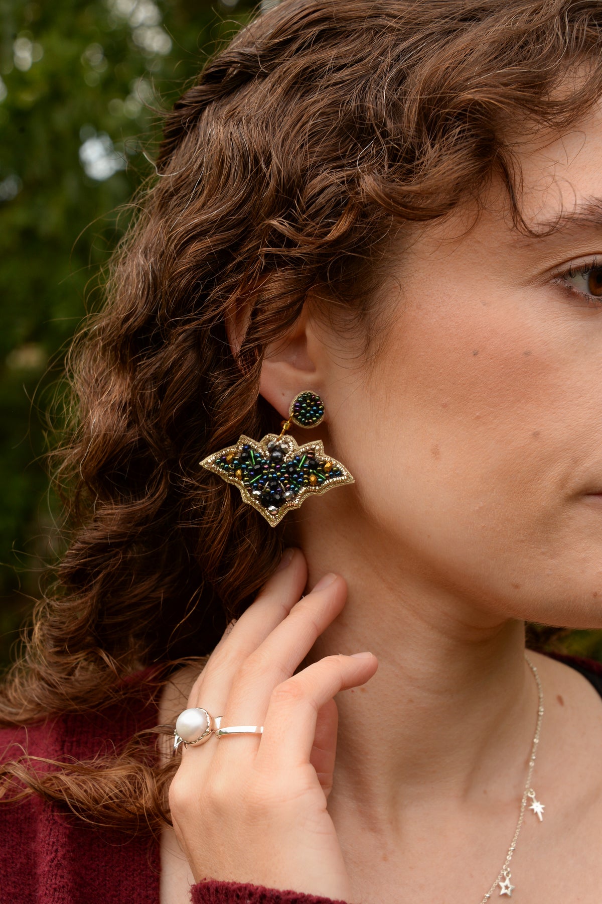 HALLOWEEN SPARKLY BAT BEADED EARRINGS