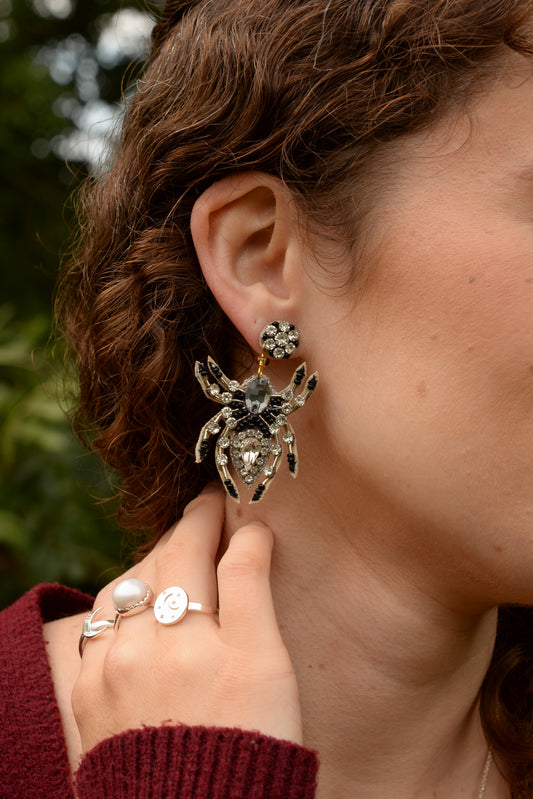 HALLOWEEN SPARKLY SPIDER BEADED EARRINGS