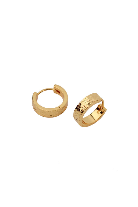 GOLD TEXTURED HUGGIE HOOP EARRINGS