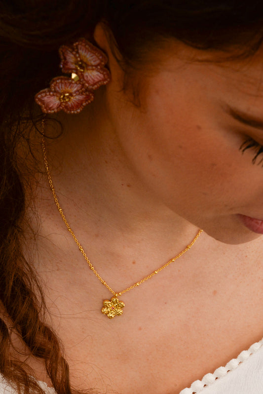 GOLD HAMMERED RED FLOWER NECKLACE
