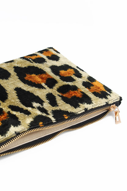 LEOPARD ZIP CLUTCH