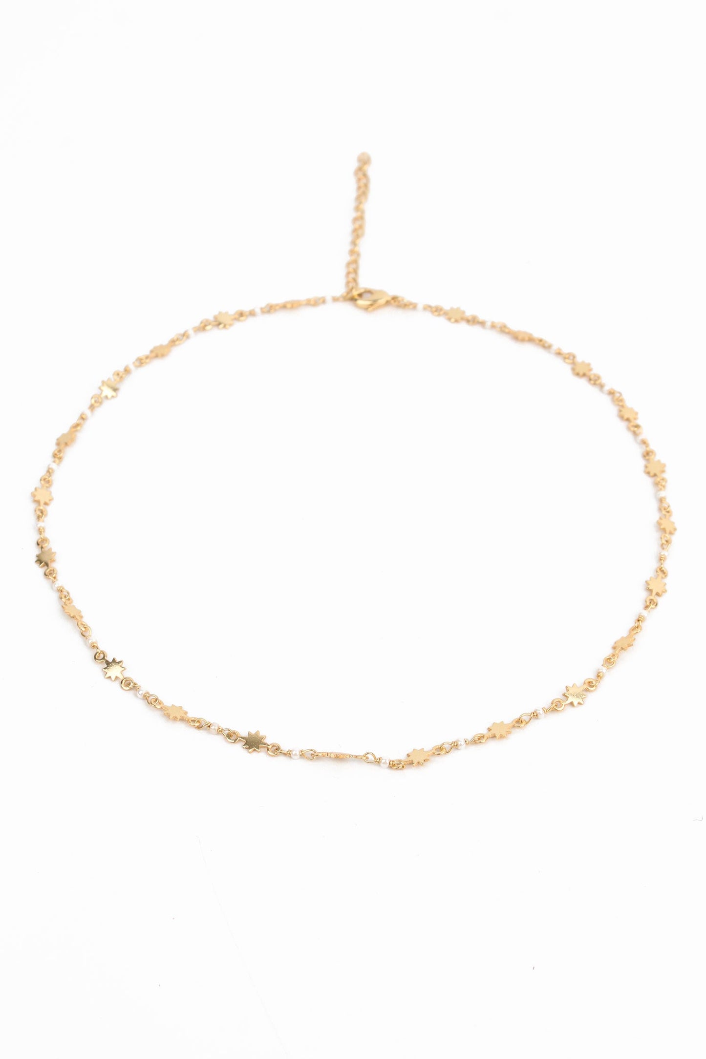 GOLD STAR NECKLACE WITH PEARL BEADS