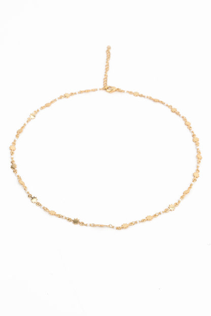 GOLD STAR NECKLACE WITH PEARL BEADS