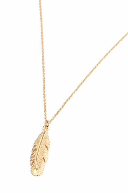 TEXTURED FEATHER NECKLACE GOLD PLATING
